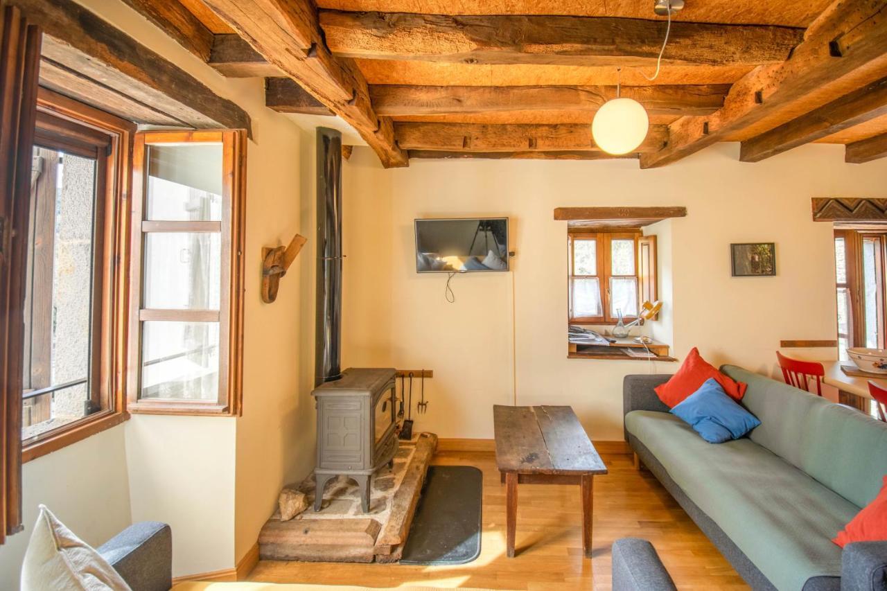 Casa Monaut, Acogedores Apartamentos A Los Pies De La Selva De Irati Saragueta 外观 照片