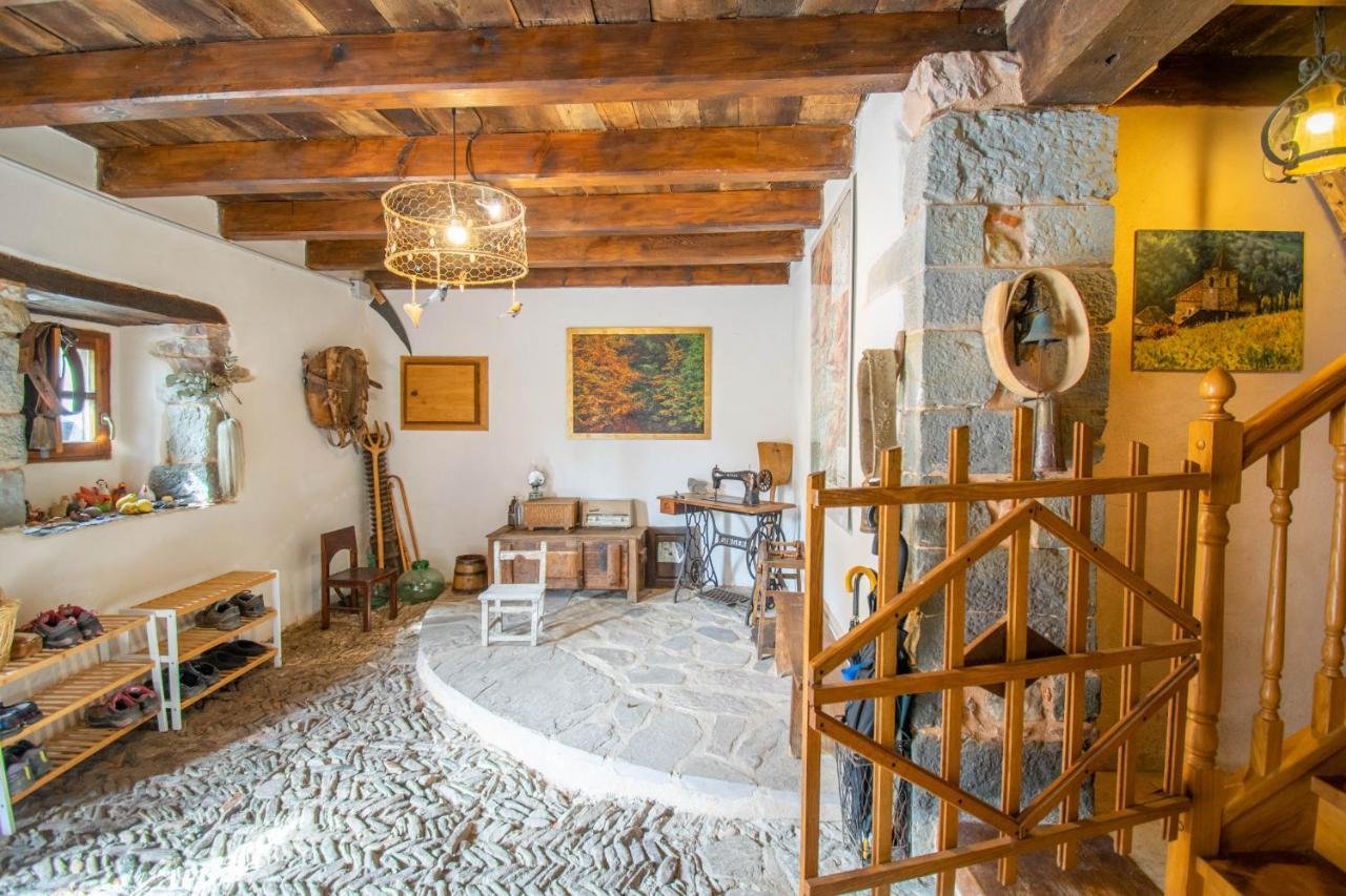 Casa Monaut, Acogedores Apartamentos A Los Pies De La Selva De Irati Saragueta 外观 照片